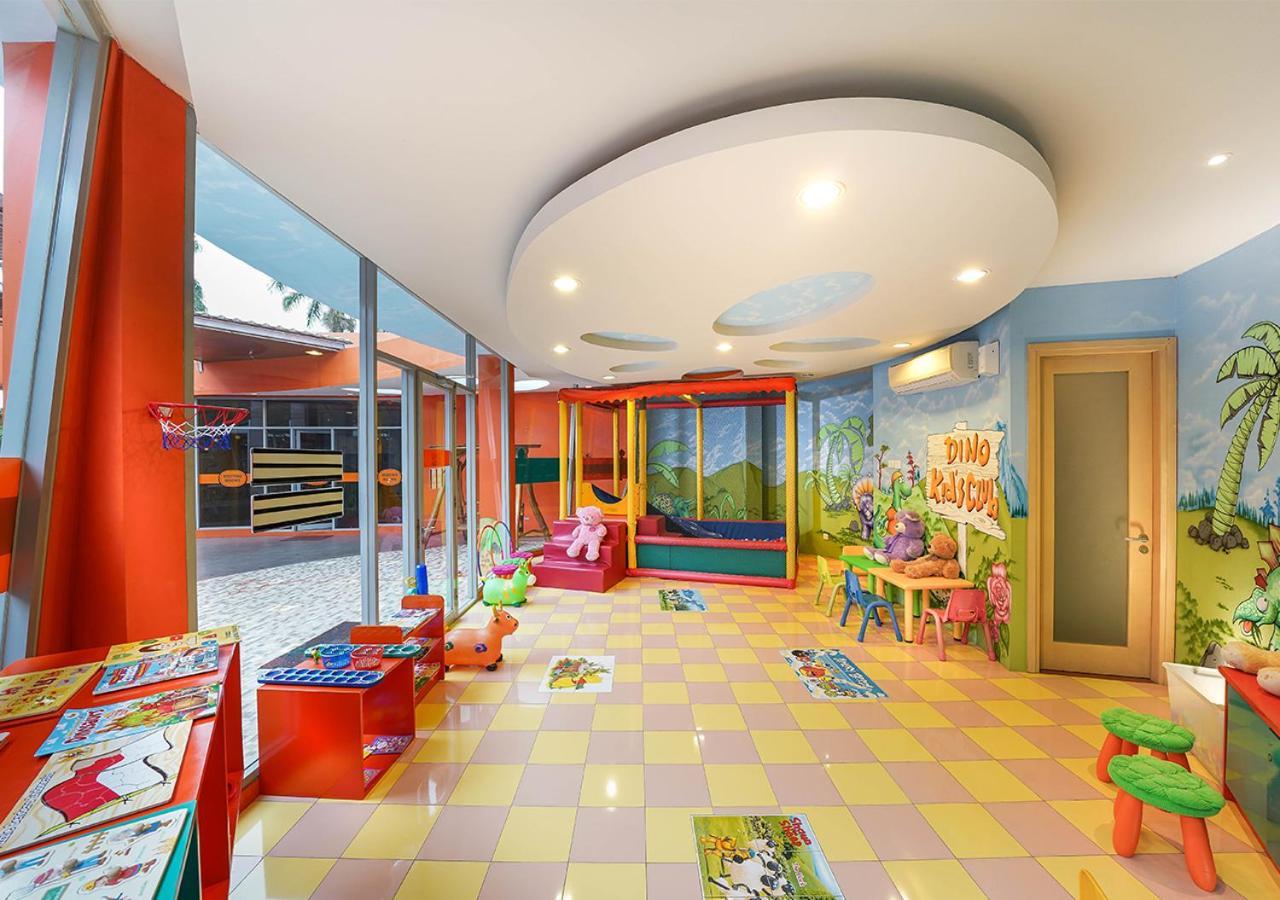 Harris Hotel Sentul City Bogor Exteriér fotografie