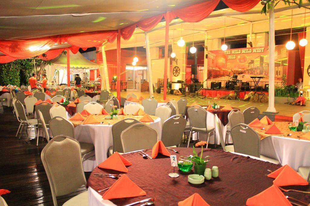 Harris Hotel Sentul City Bogor Exteriér fotografie