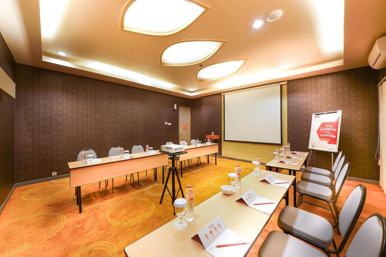 Harris Hotel Sentul City Bogor Exteriér fotografie