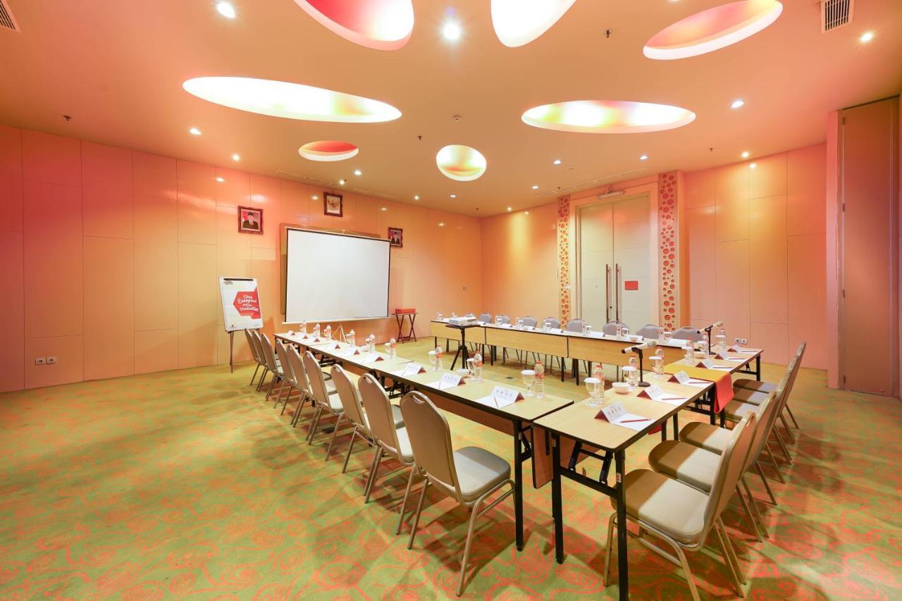 Harris Hotel Sentul City Bogor Exteriér fotografie