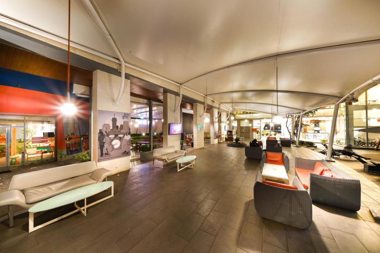 Harris Hotel Sentul City Bogor Exteriér fotografie